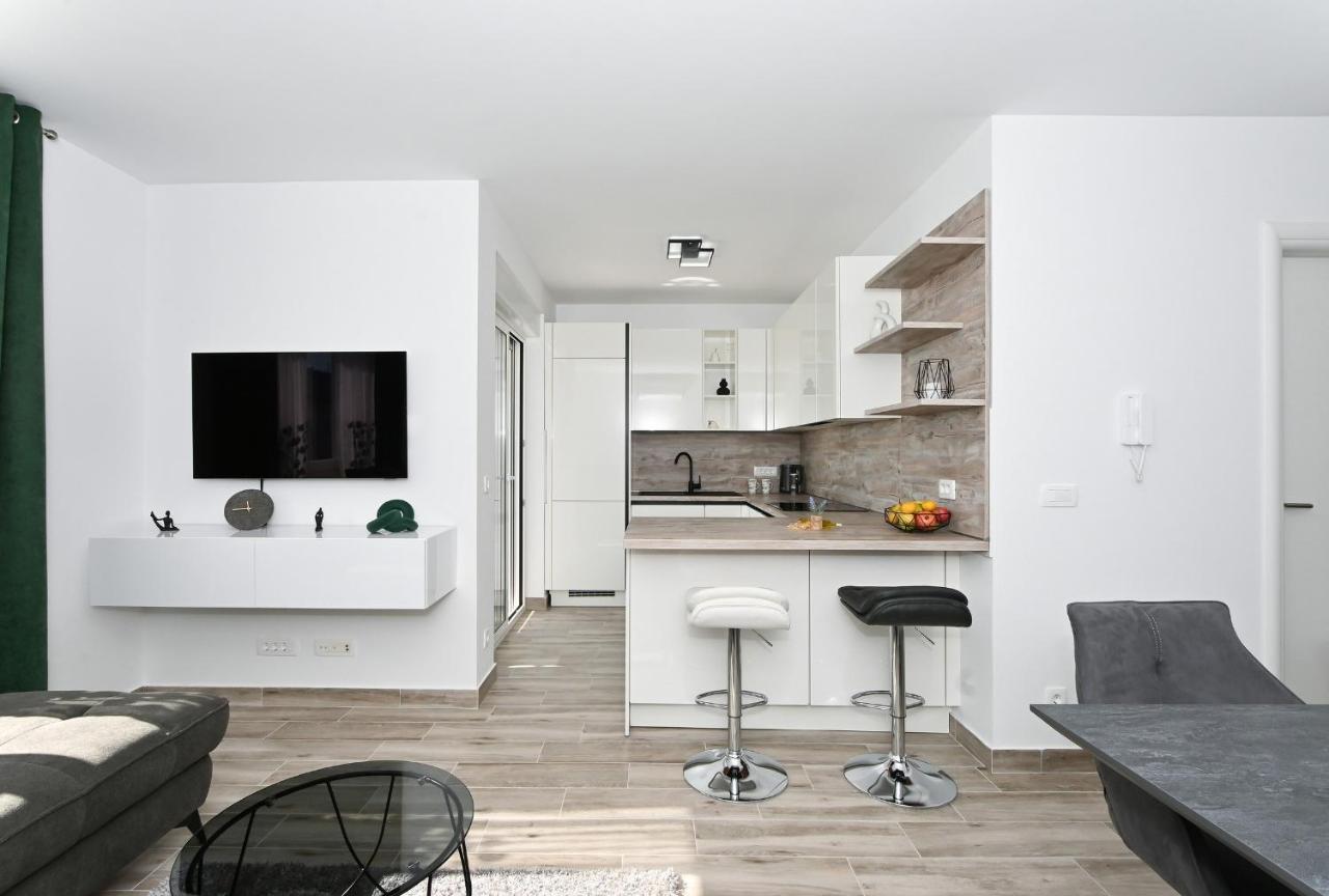 Luxury Apartment White Crystal Kaštela Exteriör bild