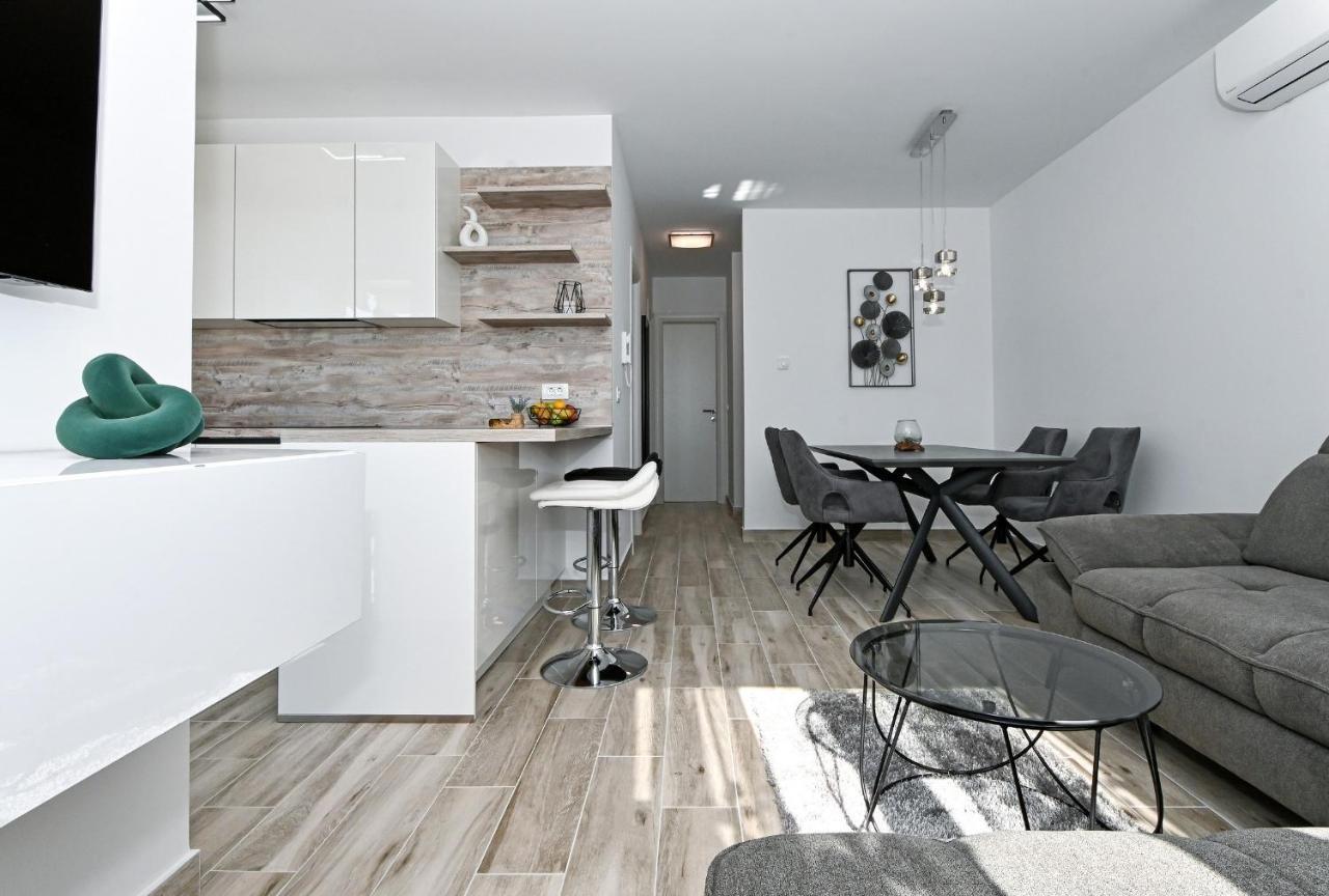 Luxury Apartment White Crystal Kaštela Exteriör bild